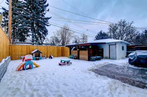 2228 Langriville Drive Sw, House detached with 4 bedrooms, 2 bathrooms and 2 parking in Calgary AB | Image 40