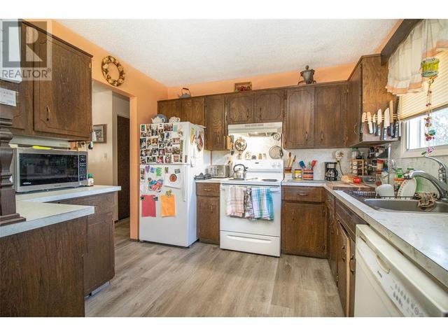 330 Stetson Street, House detached with 3 bedrooms, 2 bathrooms and 1 parking in Kelowna BC | Image 6