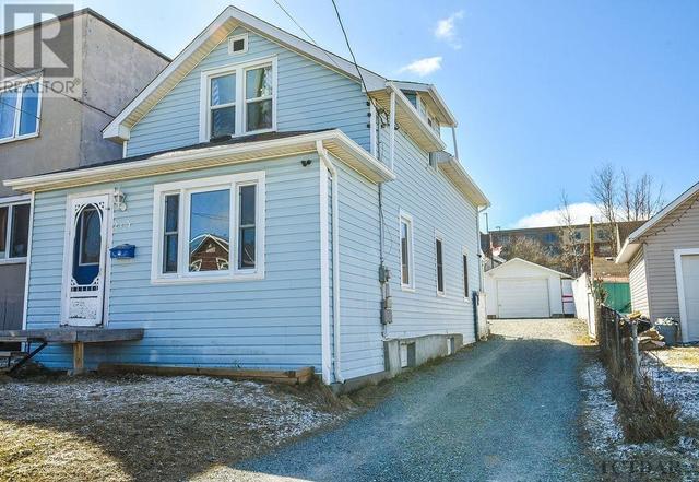 213 Sixth Ave, House detached with 3 bedrooms, 1 bathrooms and null parking in Timmins ON | Image 1