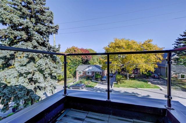 36 Brooklawn Ave, House detached with 4 bedrooms, 5 bathrooms and 3 parking in Toronto ON | Image 3