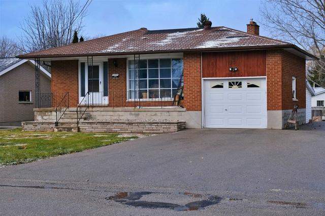 305 Seventh St, House detached with 3 bedrooms, 2 bathrooms and 8 parking in Collingwood ON | Card Image