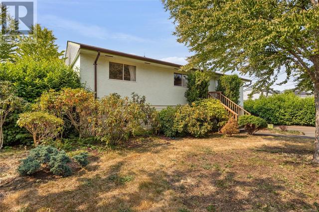 1841 Robb Ave, House detached with 4 bedrooms, 2 bathrooms and 3 parking in Comox BC | Image 27