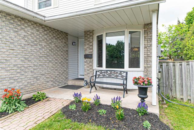 2413 Paula Crt, House detached with 3 bedrooms, 2 bathrooms and 4 parking in Burlington ON | Image 12