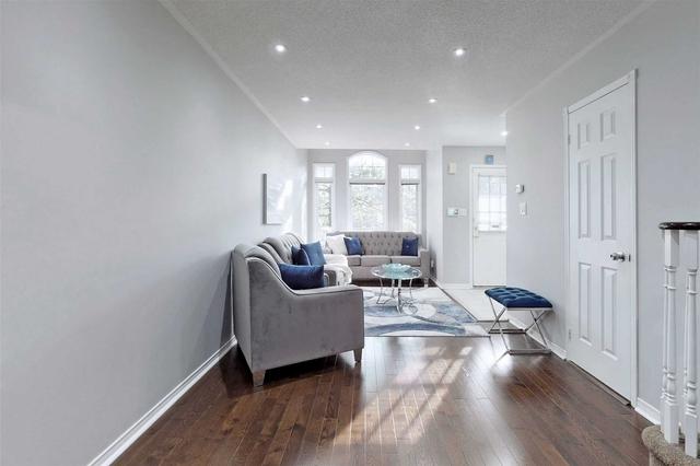 144 Rory Rd, Townhouse with 3 bedrooms, 3 bathrooms and 2 parking in Toronto ON | Image 3
