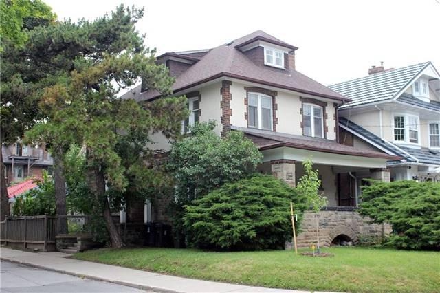 104 Lauder Ave, House detached with 5 bedrooms, 2 bathrooms and 1 parking in Toronto ON | Image 2