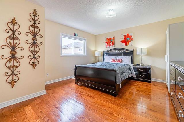 20 Ashdale Rd, House semidetached with 3 bedrooms, 4 bathrooms and 5 parking in Brampton ON | Image 15
