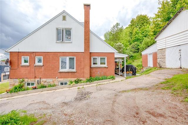 75 Bonnechere Street W, House detached with 4 bedrooms, 1 bathrooms and 3 parking in Bonnechere Valley ON | Image 4