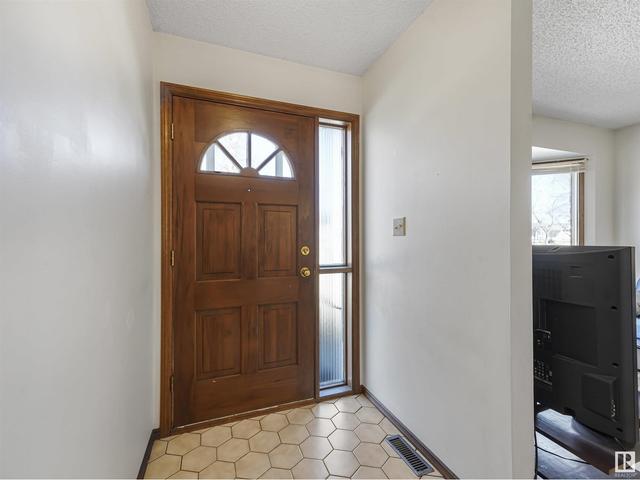 9311 168 Av Nw, House detached with 4 bedrooms, 2 bathrooms and 2 parking in Edmonton AB | Image 4