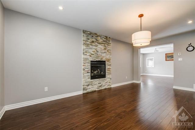 1468 Bortolotti Crescent, House detached with 4 bedrooms, 2 bathrooms and 6 parking in Ottawa ON | Image 8