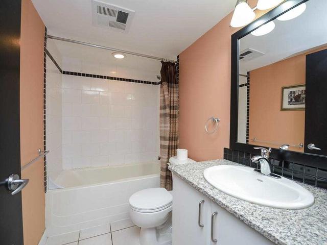 1005 - 33 Sheppard Ave E, Condo with 1 bedrooms, 1 bathrooms and 1 parking in Toronto ON | Image 3