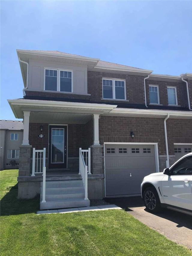 11 Longboat Run W, House attached with 3 bedrooms, 3 bathrooms and 1 parking in Brantford ON | Image 1