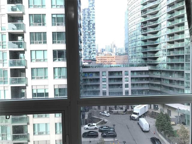 820 - 25 Lower Simcoe St, Condo with 1 bedrooms, 1 bathrooms and 0 parking in Toronto ON | Image 5