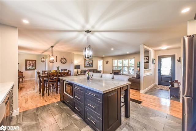 446 Medonte 2 Sideroad, House detached with 5 bedrooms, 2 bathrooms and 13 parking in Oro Medonte ON | Image 36