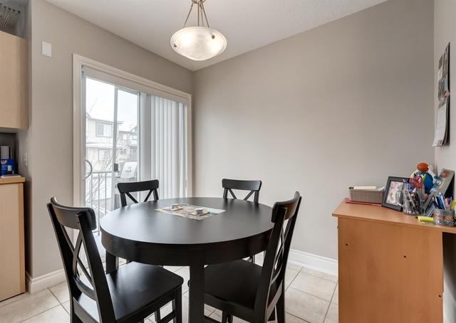 186 Cedarwood Lane Sw, Home with 3 bedrooms, 2 bathrooms and 2 parking in Calgary AB | Image 2