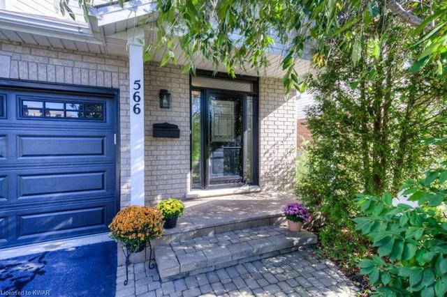 566 Erinbrook Drive, House detached with 3 bedrooms, 2 bathrooms and 4 parking in Kitchener ON | Image 2
