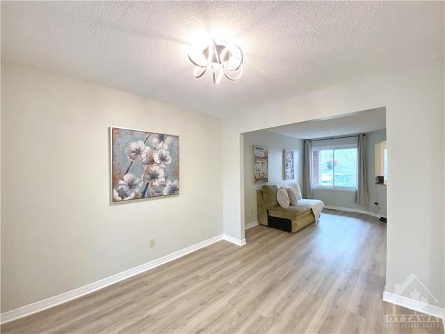 85 Hunterswood Crescent, Townhouse with 4 bedrooms, 4 bathrooms and 1 parking in Ottawa ON | Image 15