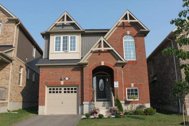 419 Pringle Ave, House detached with 4 bedrooms, 3 bathrooms and null parking in Milton ON | Image 1