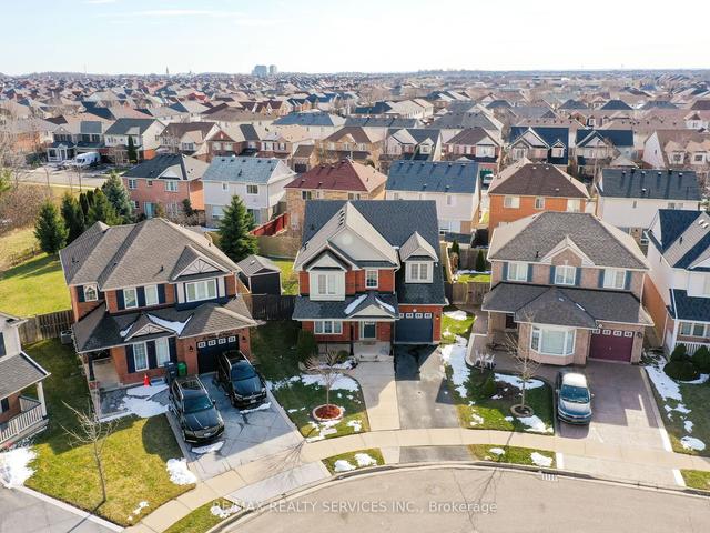 12 Yolanda Pl, House detached with 4 bedrooms, 3 bathrooms and 4 parking in Brampton ON | Image 34