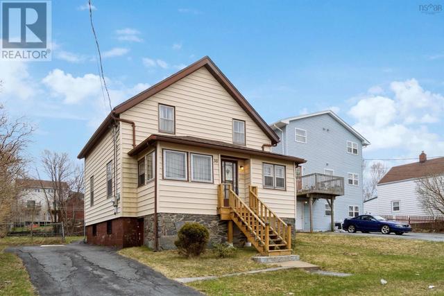 30 Vimy Avenue, House detached with 4 bedrooms, 1 bathrooms and null parking in Halifax NS | Image 1