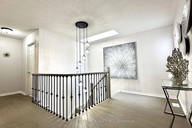 144 Manhattan Dr, House detached with 4 bedrooms, 4 bathrooms and 5 parking in Markham ON | Image 11