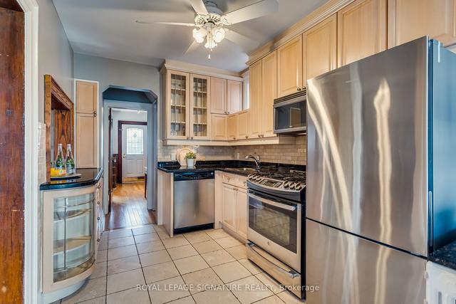 10 Larkin Ave, House detached with 3 bedrooms, 2 bathrooms and 1 parking in Toronto ON | Image 7