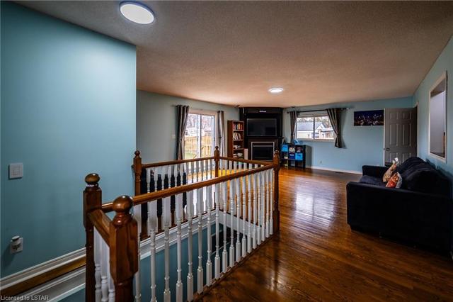 3266 Woodlawn Avenue S, House detached with 5 bedrooms, 2 bathrooms and 7 parking in Windsor ON | Image 4