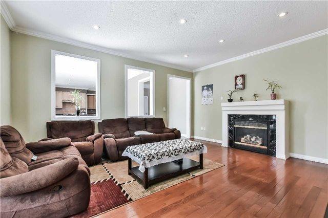 7 Linstock Dr, House detached with 4 bedrooms, 4 bathrooms and 7 parking in Brampton ON | Image 10