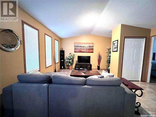 391 2nd Street W, House detached with 2 bedrooms, 2 bathrooms and null parking in Glaslyn SK | Image 12