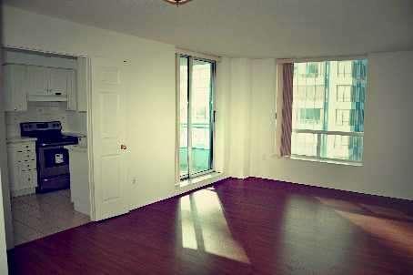 lph08 - 8 Pemberton Ave, Condo with 2 bedrooms, 2 bathrooms and 1 parking in Toronto ON | Image 2