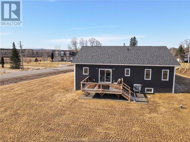 11 Riverside Dr, House detached with 5 bedrooms, 3 bathrooms and null parking in Petitcodiac NB | Image 40