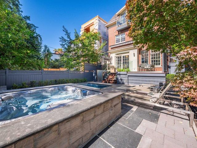 71 Balmoral Ave, House detached with 5 bedrooms, 5 bathrooms and 3 parking in Toronto ON | Image 31