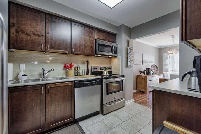 18 - 1 Royalwood Crt, Townhouse with 1 bedrooms, 3 bathrooms and 1 parking in Hamilton ON | Image 8
