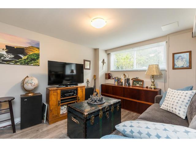 33715 Mayfair Avenue, House detached with 3 bedrooms, 2 bathrooms and 3 parking in Abbotsford BC | Image 25