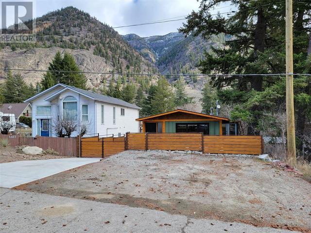 1445 Main Street, House detached with 2 bedrooms, 1 bathrooms and 3 parking in Okanagan Similkameen G BC | Image 43
