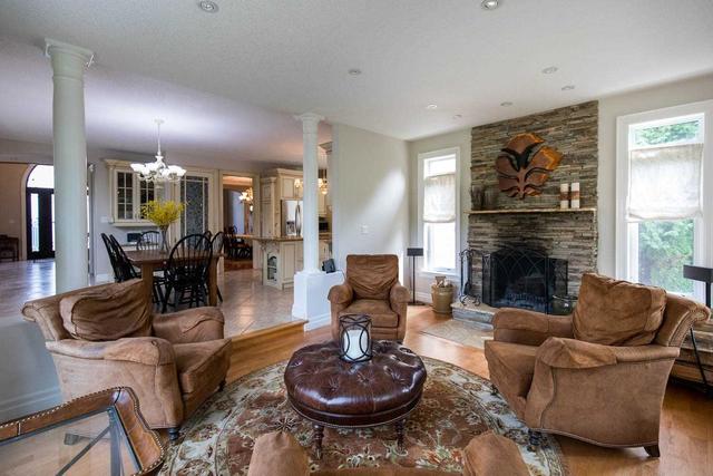 2243 Hidden Valley Cres, House detached with 5 bedrooms, 5 bathrooms and 13 parking in Kitchener ON | Image 7