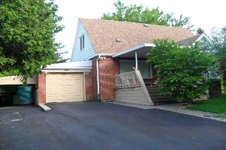 7 Brinloor Blvd, House detached with 2 bedrooms, 2 bathrooms and 4 parking in Toronto ON | Image 1