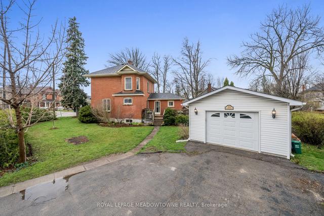 77 Guelph St, House detached with 3 bedrooms, 2 bathrooms and 3 parking in Halton Hills ON | Image 23