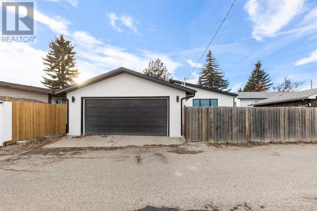 64 Maple Court Crescent Se, House detached with 5 bedrooms, 3 bathrooms and 2 parking in Calgary AB | Image 42