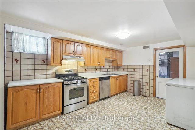 32 Killamarsh Dr, House detached with 3 bedrooms, 2 bathrooms and 3 parking in Toronto ON | Image 14