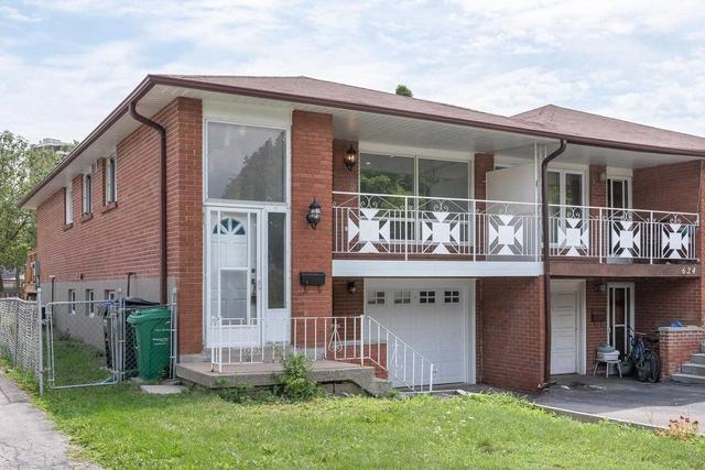 main - 626 Green Meadow Cres, House semidetached with 3 bedrooms, 1 bathrooms and 2 parking in Mississauga ON | Image 12