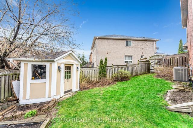 27 Linderwood Dr, House detached with 4 bedrooms, 4 bathrooms and 5 parking in Brampton ON | Image 33