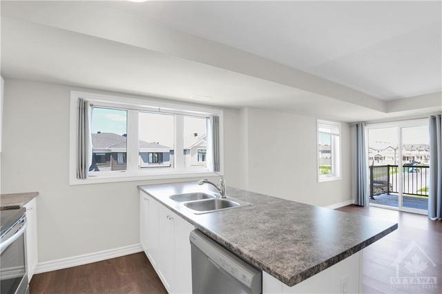 273 Zenith Private, House attached with 3 bedrooms, 2 bathrooms and 2 parking in Ottawa ON | Image 14