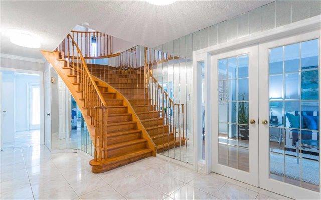 19 Freeman Rd, House detached with 4 bedrooms, 4 bathrooms and 4 parking in Markham ON | Image 2