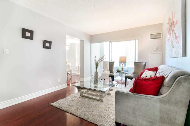 1011 - 135 Hillcrest Ave, Condo with 2 bedrooms, 2 bathrooms and 1 parking in Mississauga ON | Image 2