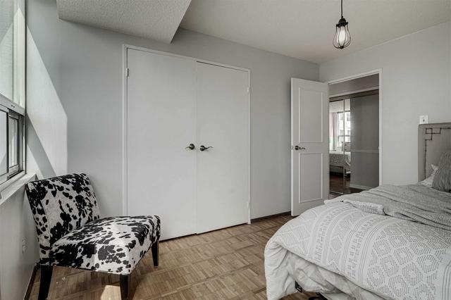 2205 - 3650 Kaneff Cres, Condo with 3 bedrooms, 2 bathrooms and 1 parking in Mississauga ON | Image 21