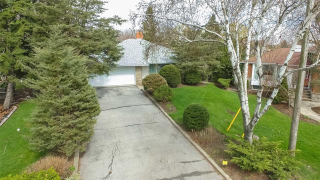 44 Revcoe Dr, House detached with 2 bedrooms, 2 bathrooms and 4 parking in Toronto ON | Image 4