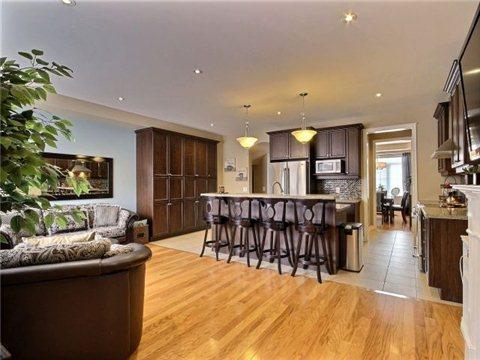 569 Sixteen Mile Dr, House attached with 3 bedrooms, 4 bathrooms and null parking in Oakville ON | Image 10