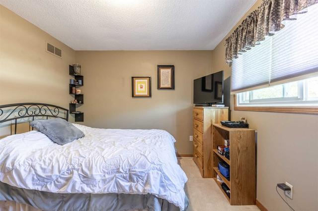 6566 Kuhn Cres, House semidetached with 3 bedrooms, 2 bathrooms and 4 parking in Niagara Falls ON | Image 8