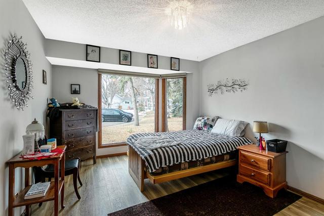20 Hyler Place Sw, House detached with 3 bedrooms, 2 bathrooms and 2 parking in Calgary AB | Image 25