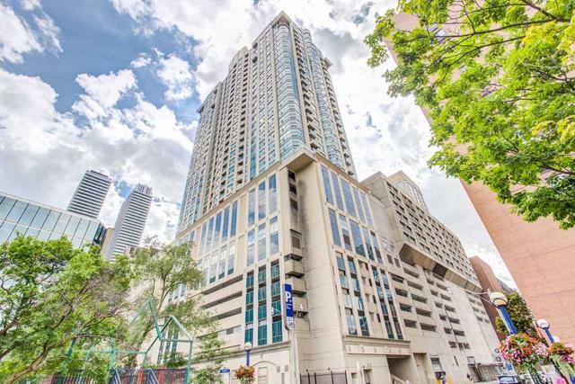 2510 - 8 Park Rd, Condo with 2 bedrooms, 2 bathrooms and 1 parking in Toronto ON | Image 1
